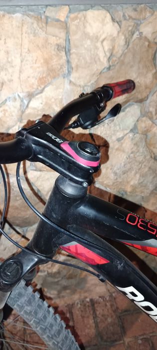 Avanço de volante e pedais bicicleta