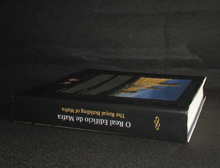 Livro O Real Edifício de Mafra Património Mundial Autografado