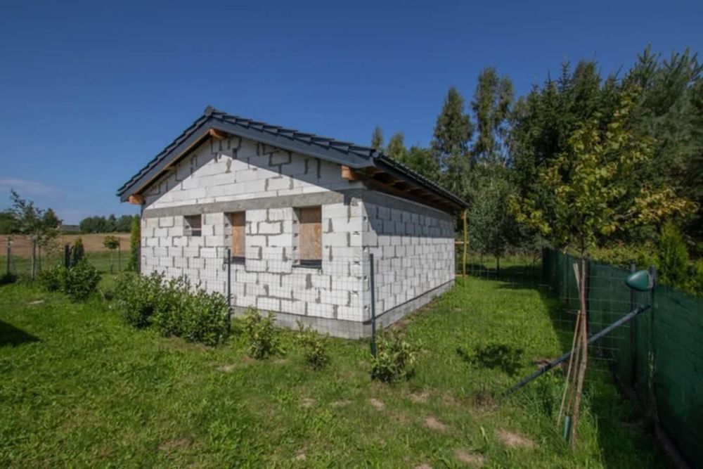 Sprzedam dom mieszkalno-letniskowy oraz dom letniskowy 3km od morza.