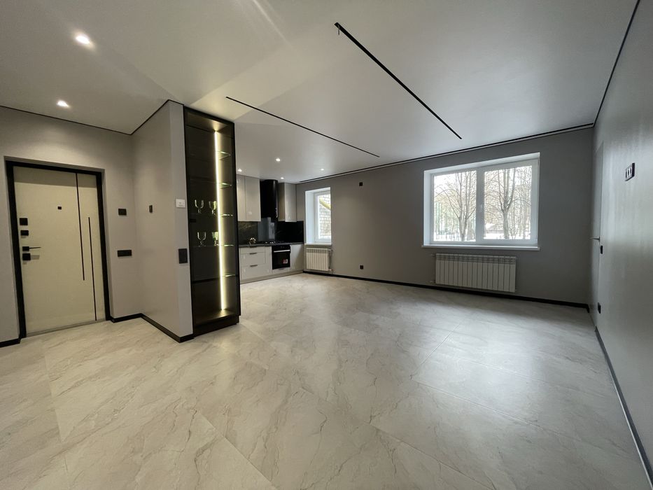 3 кім.квартира з Новим ремонтом Укомплектованою кухнею Панчішна ф-ка