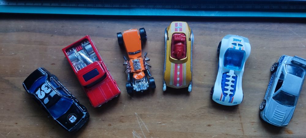 Машинки Hot Wheels,