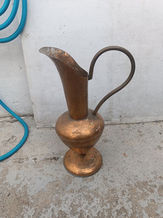 Jarro antigo em cobre