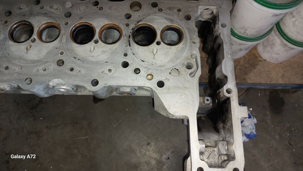 Продам головку 2.9 спринтер е210 проверена