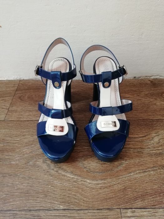 Жіночі босоніжки