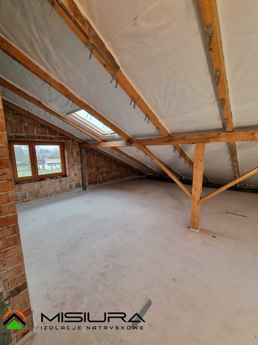 Ocieplenie poddasza pianą Pur Ocieplanie poddasza pianą PUR Piana PUR