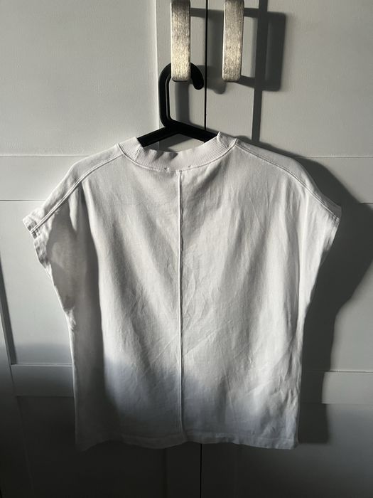 Zara biała koszulka.