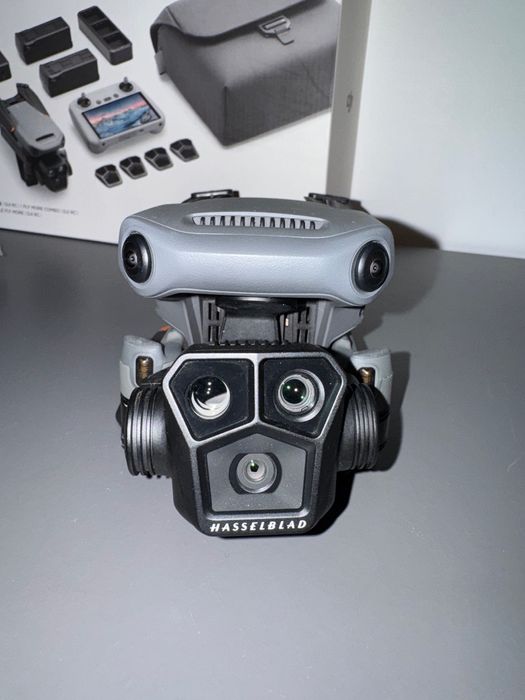 DJI MAVIC 3 PRO - Fly More Combo