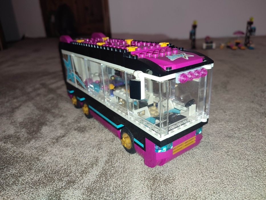 LEGO Friends Wóz koncertowy gwiazdy Pop
8-12 | #41106 | 682 Elementy