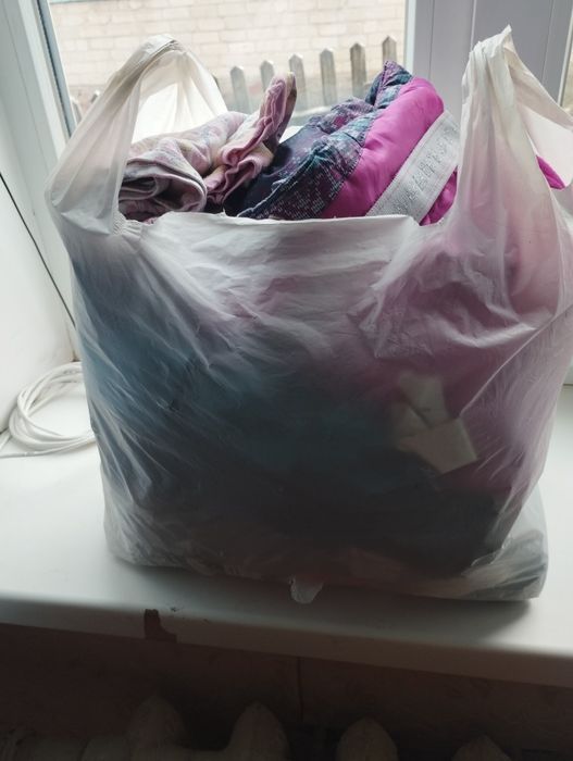 Віддам пакет дитячих  речей безкоштовно