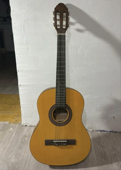 Guitarra clássica, Stagg
