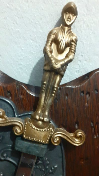 Quadro Brasão cavaleiro escudo brasão medieval espadas Semi Novo