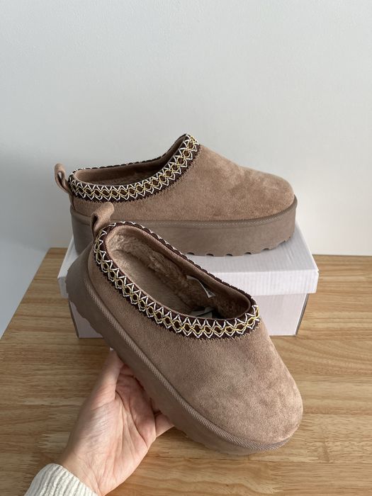Botas/pantufas estilo UGG com pêlo
