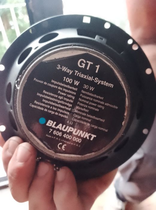 Vendo conjunto de duas colunas blaupunktt