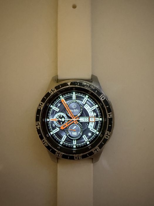 Продам Samsung galaxy watch 2