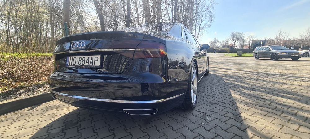 Audi a8 d4 long.