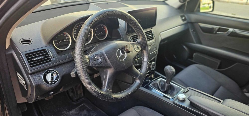 Carrinha Mercedes C220 W204 imaculada