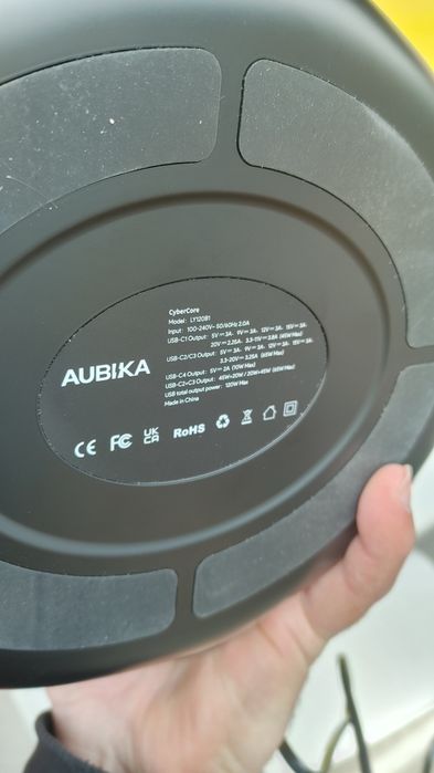 Это док-станция для зарядки виртуальной реальности Aubika CyberCore  Quest 3S/ Quest 3/ Oculus Quest 2/ Quest Pro/Pico 4