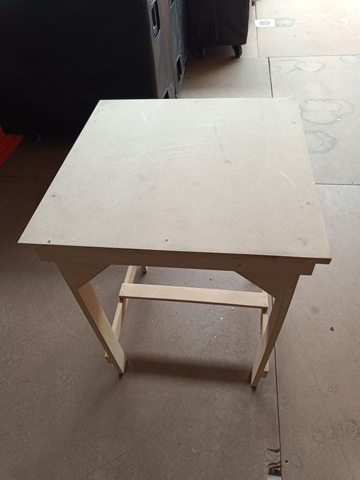 Lote de 18 Mesas MDF 60x60x80