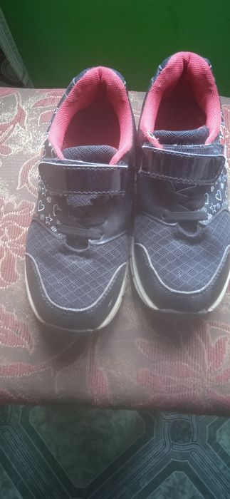 кросівки дитячі 28-29 розмір