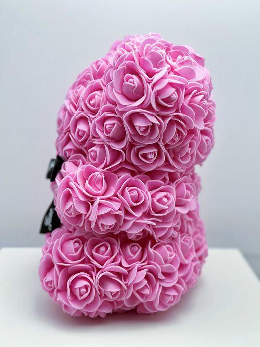 Dekoracja sztuczne róże miś różowy pink Walentynki