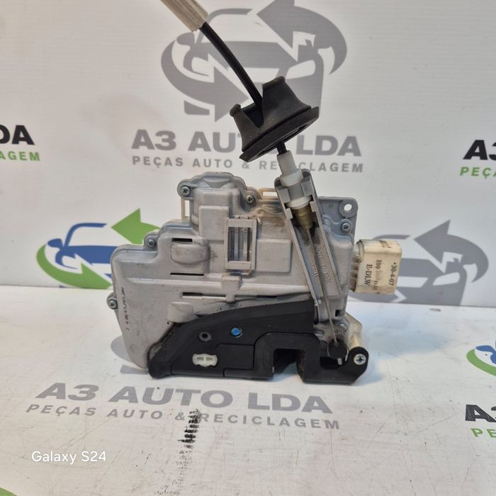 Ficheira porta frente esquerda Audi A3 A6 C6