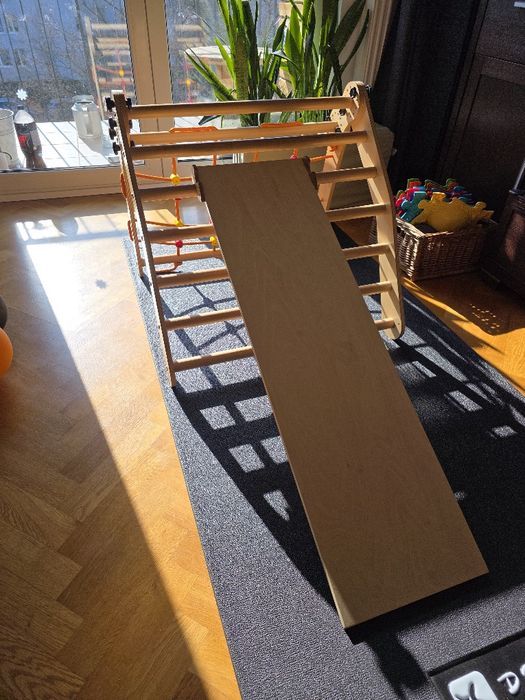 DRABINKA WSPINACZKOWA, Trójkąt z siatką i zjeżdzalnią jak małpiszon