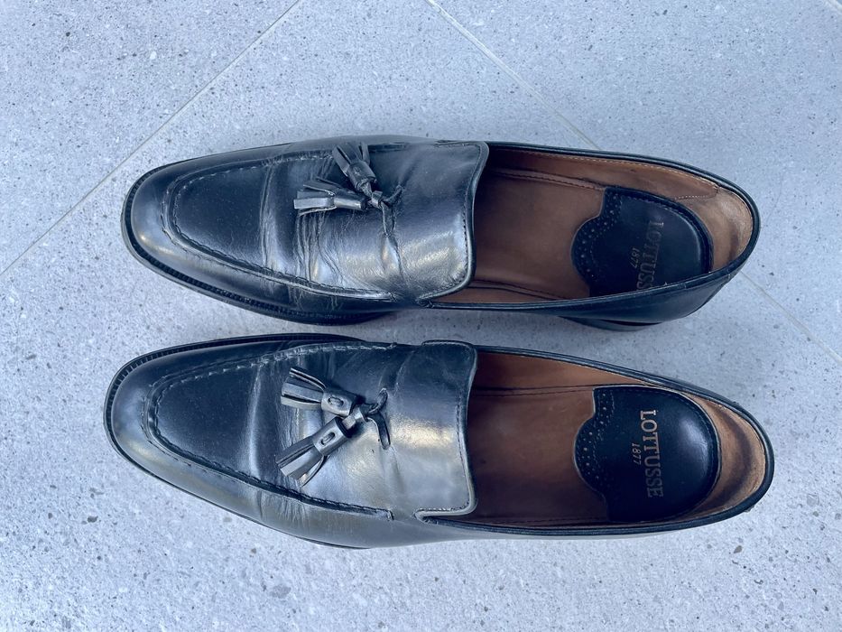 Sapatos pretos Lotusse T41