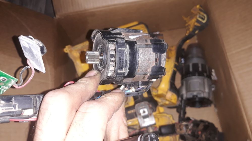 Wkretarka Dewalt DCD 996 2szt na czesci