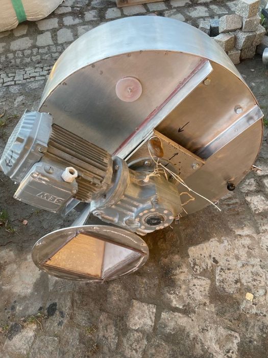 Motoreduktor 0,75 kW; 21 obr/min; SEW-EURODRIVE KAF47 DRN80M4