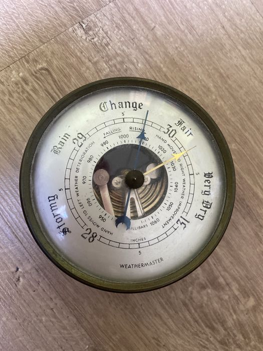 Stary marynistyczny barometr