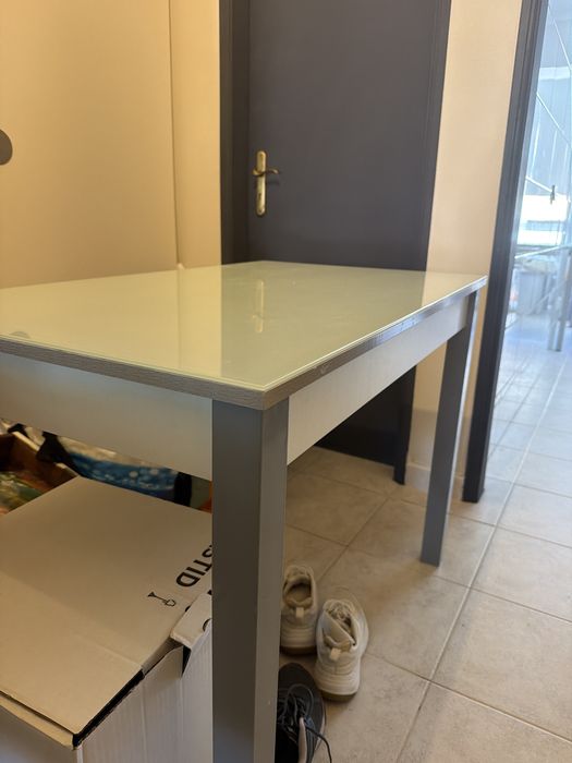 Mesa de cozinha de vidro