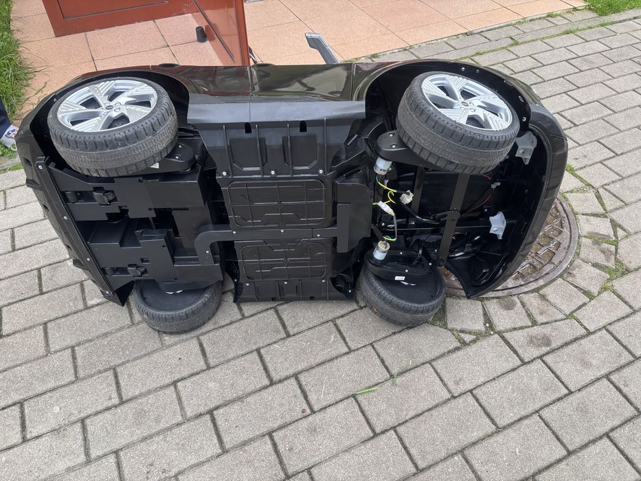 Auto na akumulator audi + pilot