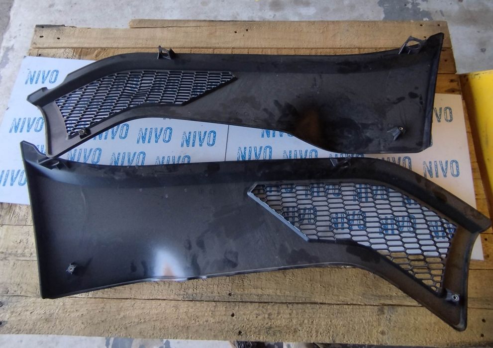 Agco ciagnik panel boczny pod maske Valtra massey fendt