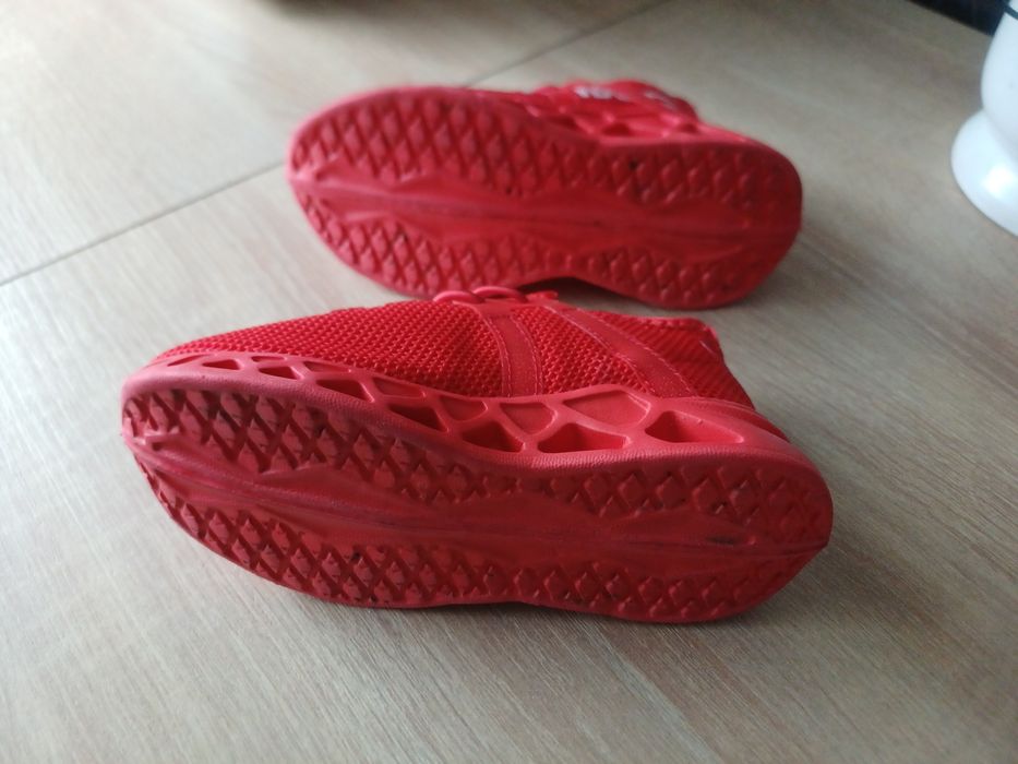 Adidasy czerwone 28
