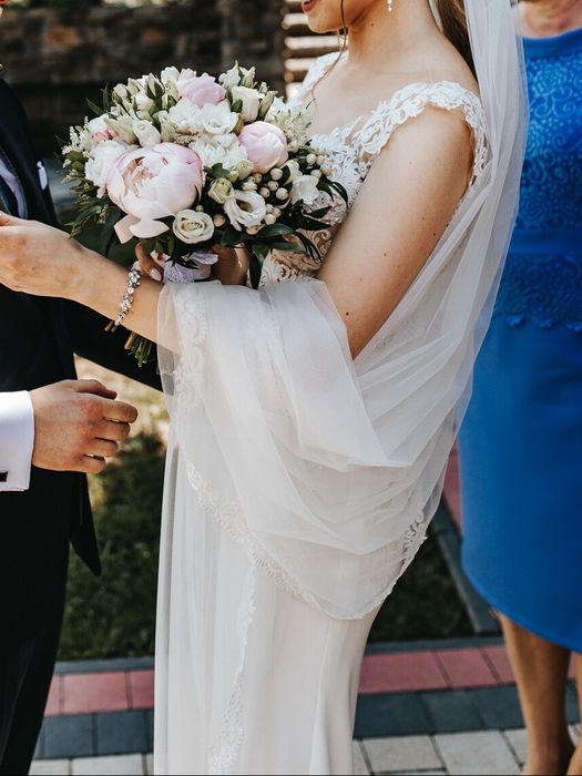 Długi welon ślubny z koronką 2 metry