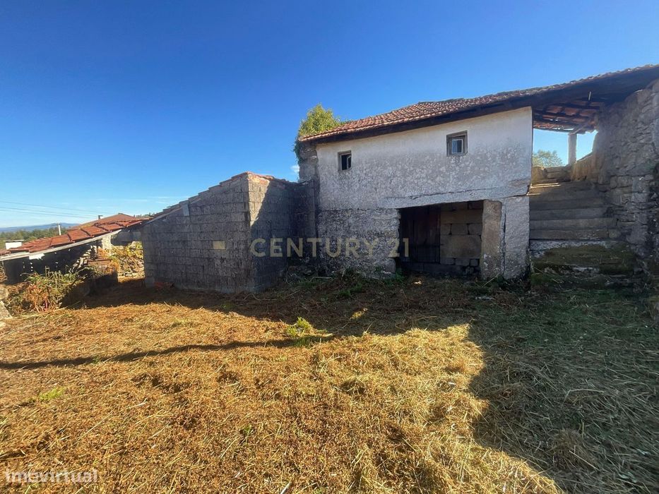 Moradia para restauro em Boivão, Valença — Boivão (São Tiago), Viana do Castelo