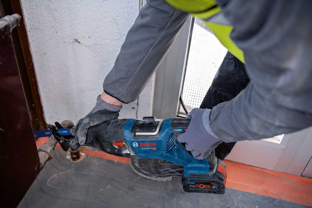 Аккумуляторная сабельная пила Bosch GSA 185-LI, SOLO (06016C0020)