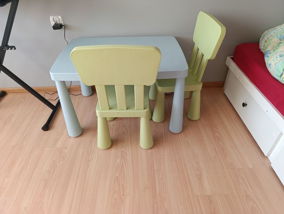 Stolik krzesła Mammut Ikea