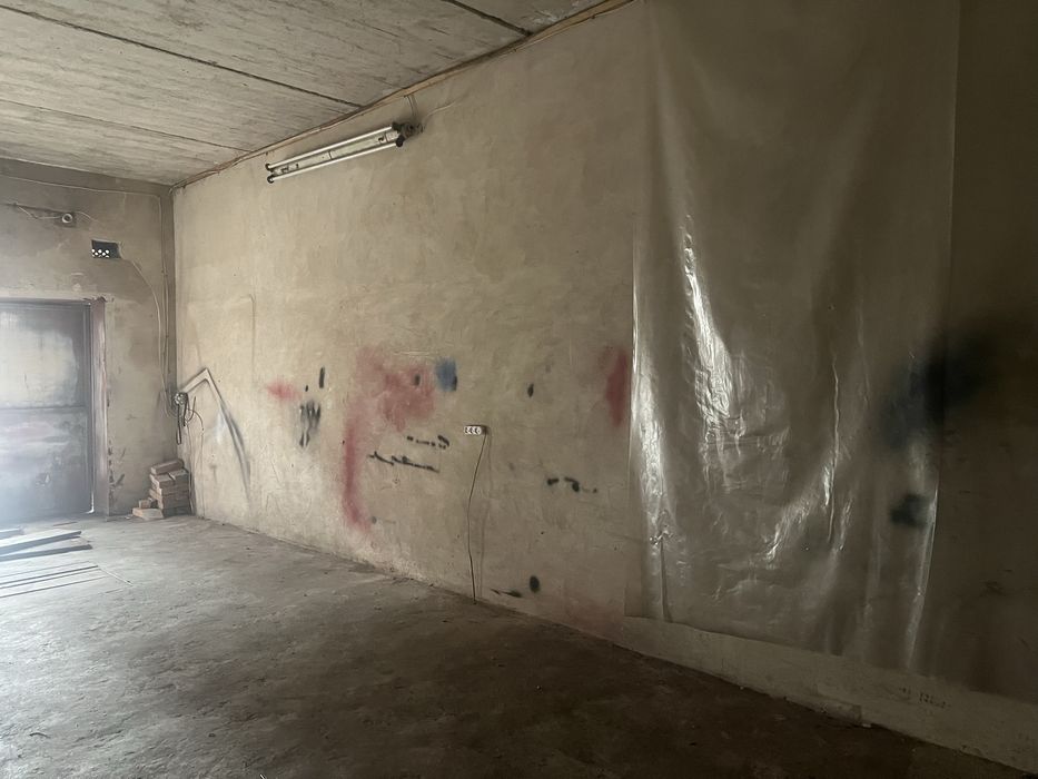 Продам три гаражі разом вул. Сухоярська. 200 м.кв. Під СТО, виробництво