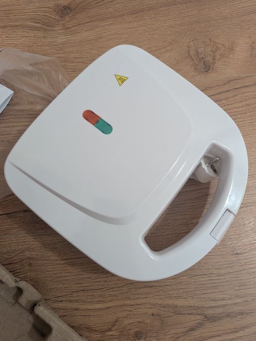 Opiekacz do kanapek Sandwich TOSTER Home Essentials 650W ST-130898