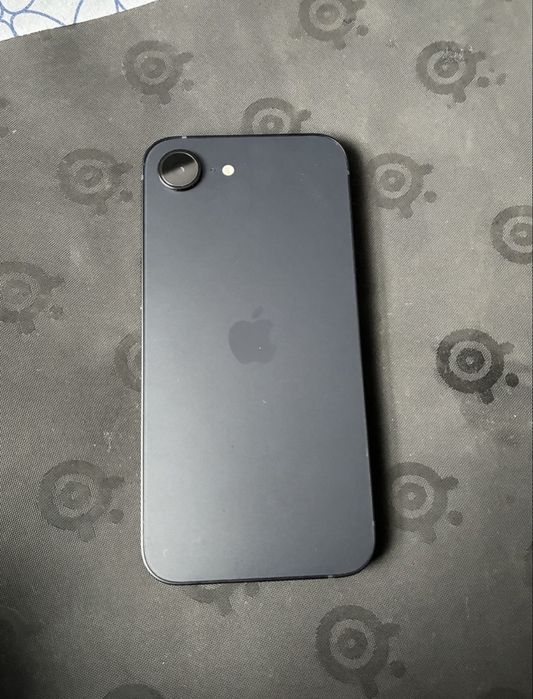 Iphone 16e 128GB - czarny - bateria 100%