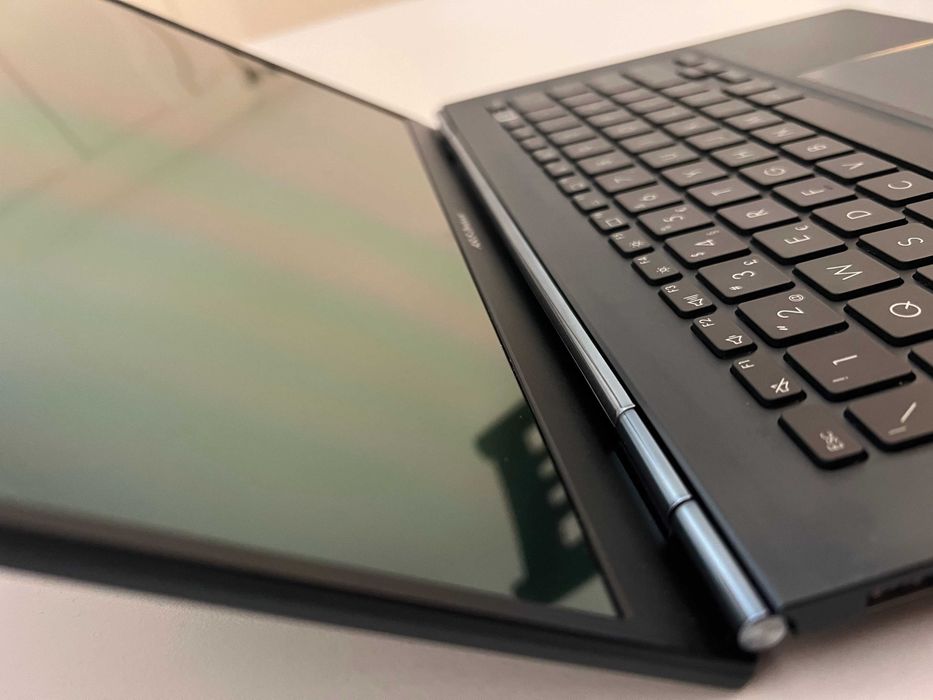 ASUS Zenbook 14 OLED | i7 Evo | 16GB | 1TB | Como novo