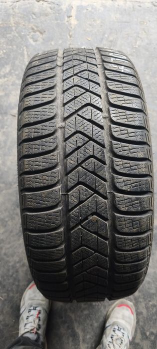 1szt Zimowa 225 40r18 92V XL Pirelli winter sottozero 3 2022r