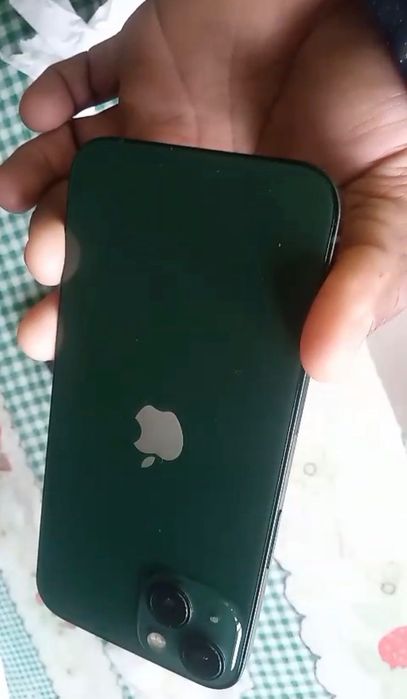 iPhone 13 128gb com poucas marcas de uso