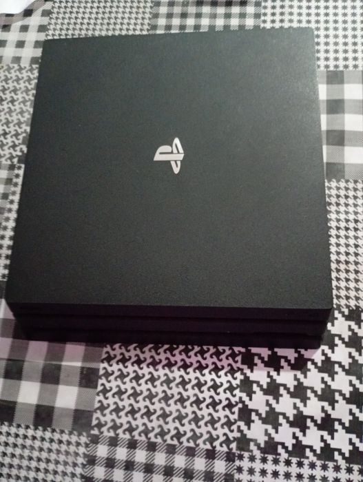 PlayStation 4 semi- novo