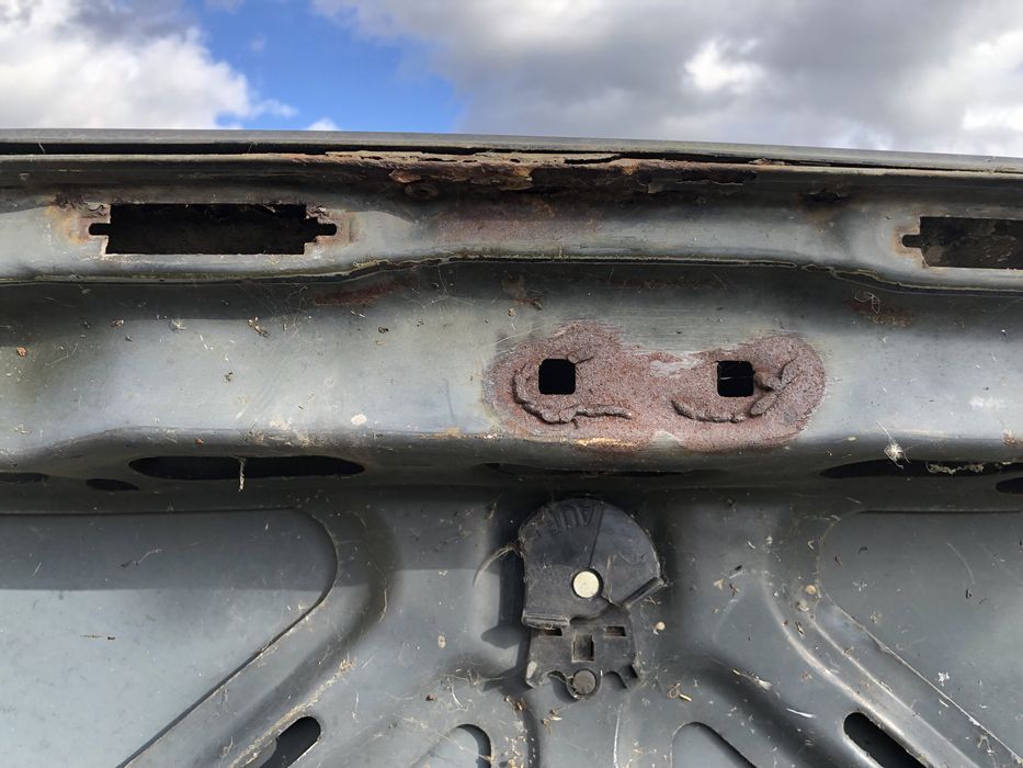 Кришка багажника  Mercedes-benz W123