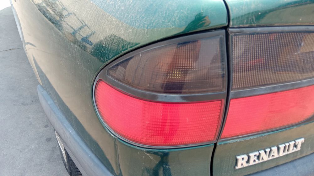 Farolim esquerdo RENAULT Laguna I (B56_, 556_)