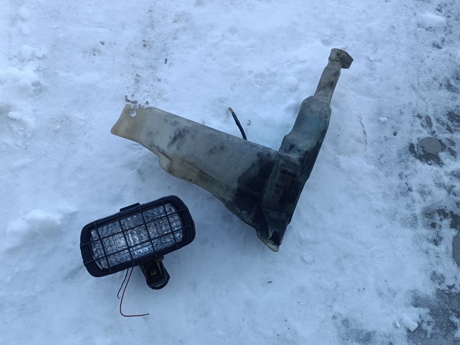 Оригінальний бачок склоомивача та бачок розширювальний Renault Master.