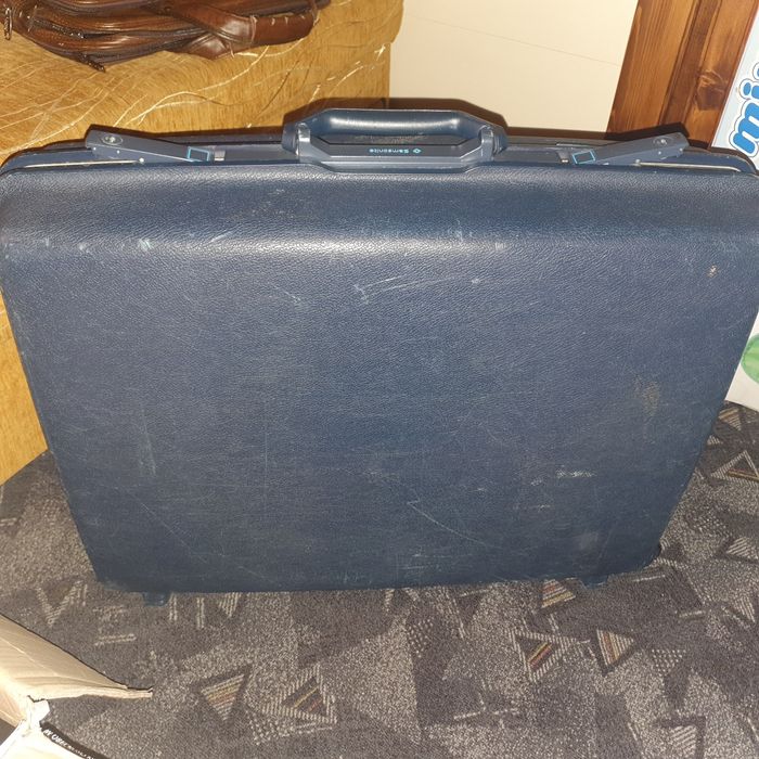 Walizka twarda firmy samsonite