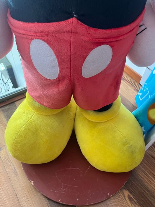 Bonecos gigantes Mickey e Minnie